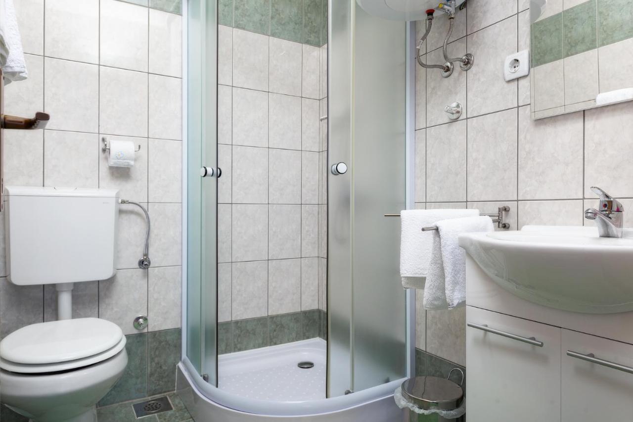 Ferienwohnung Manda Karlobag Exterior foto