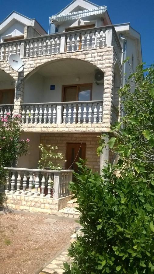 Ferienwohnung Manda Karlobag Exterior foto